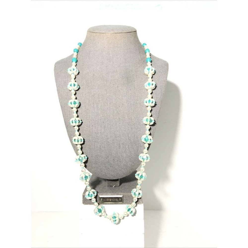Vintage Long 28” Blue & White Flower Bead Strand Necklace. Fashion Jewelry.